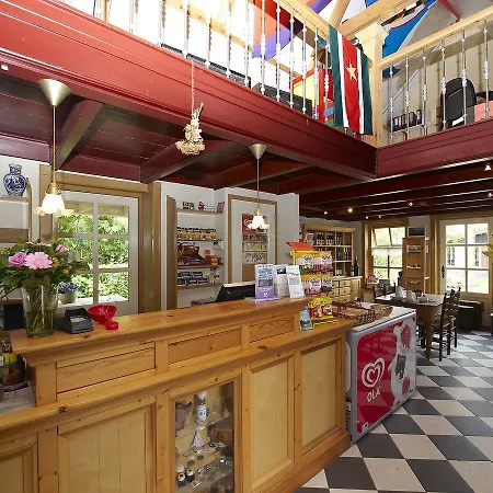 Recreatiepark Wiringherlant 2 Chalet Hippolytushoef