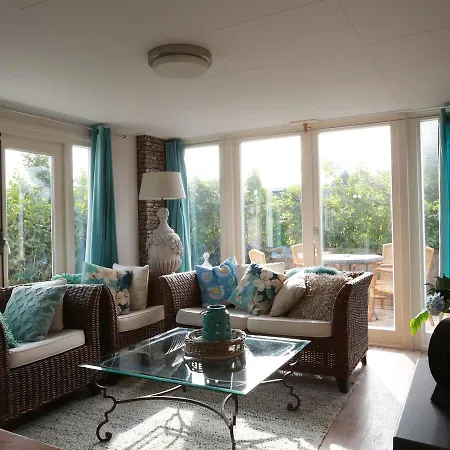 Recreatiepark Wiringherlant 2 Chalet Hippolytushoef