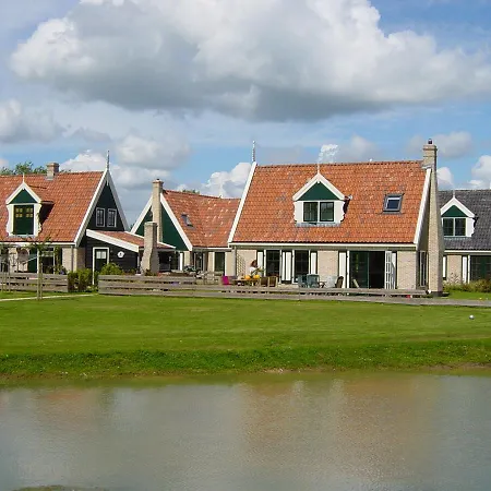 Recreatiepark Wiringherlant 2 *
